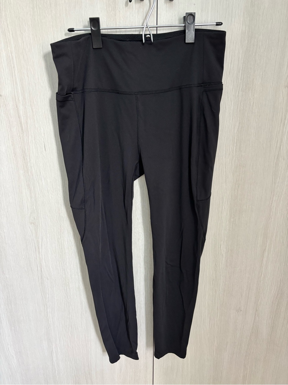CALIA High-Waist Black Leggings